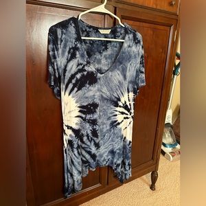 Tye dye looking top V-neck xl by Tryst
